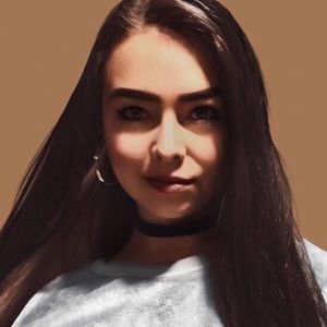 Meet your Posher, Aly